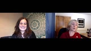 Smart Woman Conversion with Author and Podcaster Holly Worton