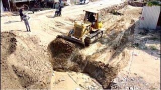 New Action!! Bulldozer Pushing Sand Bury The Mud , Motor Grader And Excavator