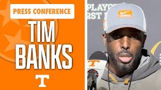 Tennessee football DC Tim Banks talks during Ohio State week I Volquest I GBO