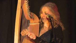 Moya Brennan & Aisling Jarvis - Clip 1: Traditional Irish Music from LiveTrad.com