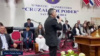 cantándole al eterno con todo el corazón en ministerio evangelístico Cruzada de poder Santiago