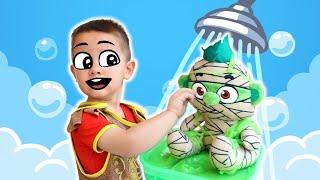 Baby Mummy Cleans Slime Toys with Baby King! | Pretend Play By Papa Joel’s English