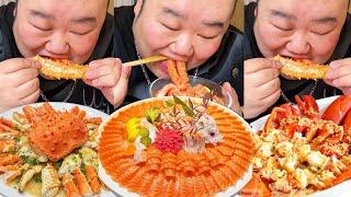【大胃王挑戰】挑戰花6000元做海鮮盛宴！比臉還大的帝王蟹Q彈爆汁，鮭魚包滿醬汁直接當面吃太爽了｜Noodle Food Challenge【櫻木花胖】