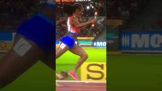 Alexis Holmes  vs Femke Bol  4x400 mixed relay final