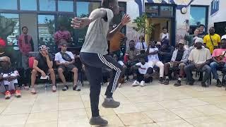 STREET OFF breaking battles ( bboy Tv trojans vs bboy flower )