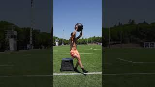 Overhead weighted single leg squat to box