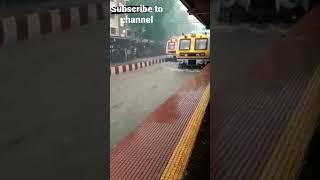 mumbai ki barish or local tren #blog #sorts #minivlog #mini #tk