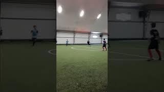 МАЛЫШ ФУТБОЛИСТ ОБВОДИТ ВСЕХ ФИНТАМИ  BABY FOOTBALL PLAYER TRICKING EVERYONE  #малышфутболист