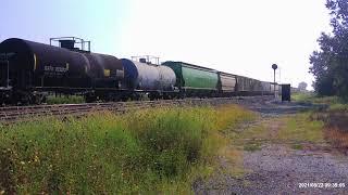 CSX Q363 passes Ferree road at MP 159 with friendly crew!