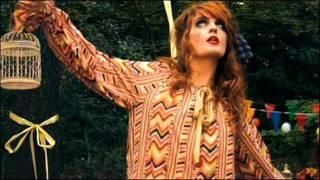 Florence and the Machine - Dog Days Are Over (with lyrics)