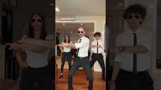 Disco dancing #dance #music #justindance #dancemusic #viral #familytime #dancemoves #trend