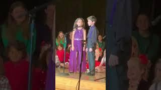 Siblings fight on stage during beautiful ballad