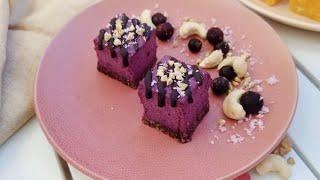 Berry cashew cake. Cook it for the new year, say thank you