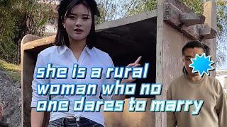 Do you dare to marry a woman who can break a brick?#kungfuskills #kungfutraining #martialarts