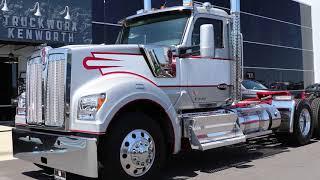 Take a LOOK - 2020 Kenworth W990