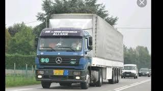 truck walking on the road شاحنات تمشي على الطريق