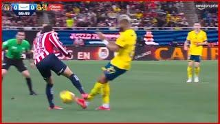 ¡CORRECTA TARJETA ROJA para CADE COWELL en el CLÁSICO NACIONAL entre CHIVAS y AMÉRICA!