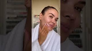 Skin Glazing using Rhode by Hailey Bieber