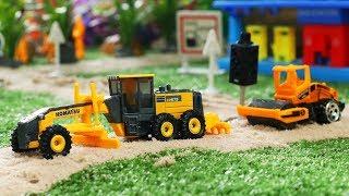 Mini construction vehicles  toy making roads - รถก่อสร้างจิ๋วทำถนน