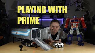 PLAYING WITH OPTIMUS PRIME, Robosen Optimus Prime with his Trailer