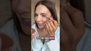 Makeup tutorial in daylight without any artificial lighting by Andrea Ali #makeupartist #makeup