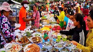 Rushing for Flavors! The Most Popular Street Foods in Cambodia's Busy Markets!