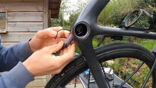 How to replace the Di2 battery (DN110) in a Canyon Endurace