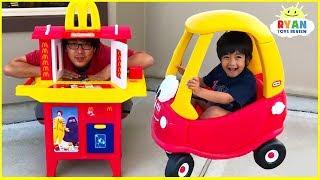 Ryan's Drive Thru Pretend Play on Kids Power Wheels Ride on Car with Emma and Kate!!!