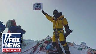 Fox News' Mike Tobin reaches the top of Mount Everest