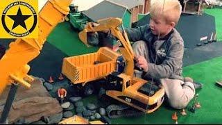 BRUDER TOYS Excavator and DICKIE Cranes in Jack's new B-World!