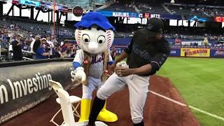 Mr. Met went Fishing with the Marlins in Town