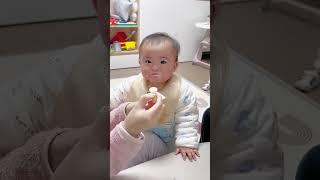 Watch How We Feed Medicine to Yiyi Nobo - Adorable and Easy!  #ParentingTips #BabyHealth #YiyiNobo