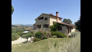 CD988 Todi: country house with spectacular views of the city, garage and over 5,000 m2 of land