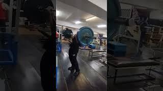 100кг на бицепс прямым грифом Закир Найманбаев
