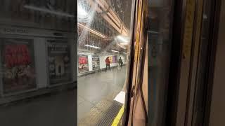 Hammersmith & city line train #londonvlog #like #subscribe