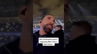 A Rio Ferdinand No le Gustó el Show de Luces del Manchester City