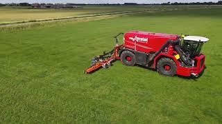 The Vervaet Quad 550 with a 12 meter Schouten injector on grassland.