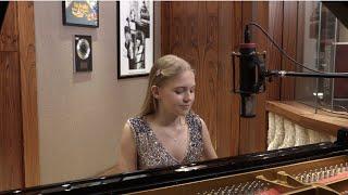 Bridge over troubled water - Simon & Garfunkel (Piano Cover by Emily Linge)