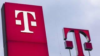 T-Mobile Continues to Add Customers, Shares Rise