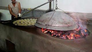 Junlian eldest brother sells earth moon cakes  which are baked at 260 degrees with a 180kg pot cove