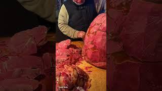 Cutting up a delicious street beef with a knife #delicious #yummy #food