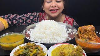 Bigbites, Eating Rice With Omlet currt, Dal, Petajkoli Vaja, Sorshe Fulkopi।।