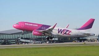 WizzAir lądowanie i start samolotu na lotnisku w Gdańsku Rębiechowie. Lotnisko Gdańsk