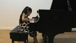 Stephanie zhao 6 years old, plays Divertimento in G major Hob 8 by Haydn