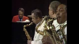 Diminuendo & Crescendo in Blue - Duke Ellington (feat. Paul Gonsalves, Harlod Ashby, Norris Turney)