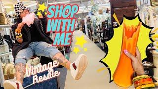 “This Place Is AWESOME”| SHOP WITH ME |ANTIQUE MALL FINDS | THRIFTING | FLEA MARKET | VINTAGE RESALE