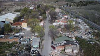 Madrid's shantytown: Life without power in Canada Real • FRANCE 24 English