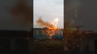 Поезд порвал провод  Почему так происходит  #поезда #поезд #железнаядорога