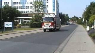 Verschiedene Fahrzeuge der Feuerwehr Neu Isenburg in Langen