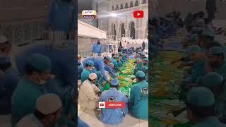 khadim e haramain sharifain dinner karte huye   | ABBUDIARY #viralshort #haj #hajj2023 #harmain